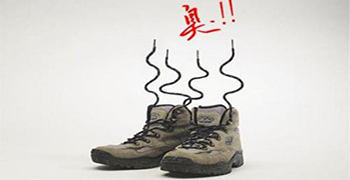 防霉劑廠家告訴你鞋子異味的產(chǎn)生途徑！
