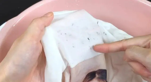 衣物發(fā)霉了怎么辦？應(yīng)該怎么去除